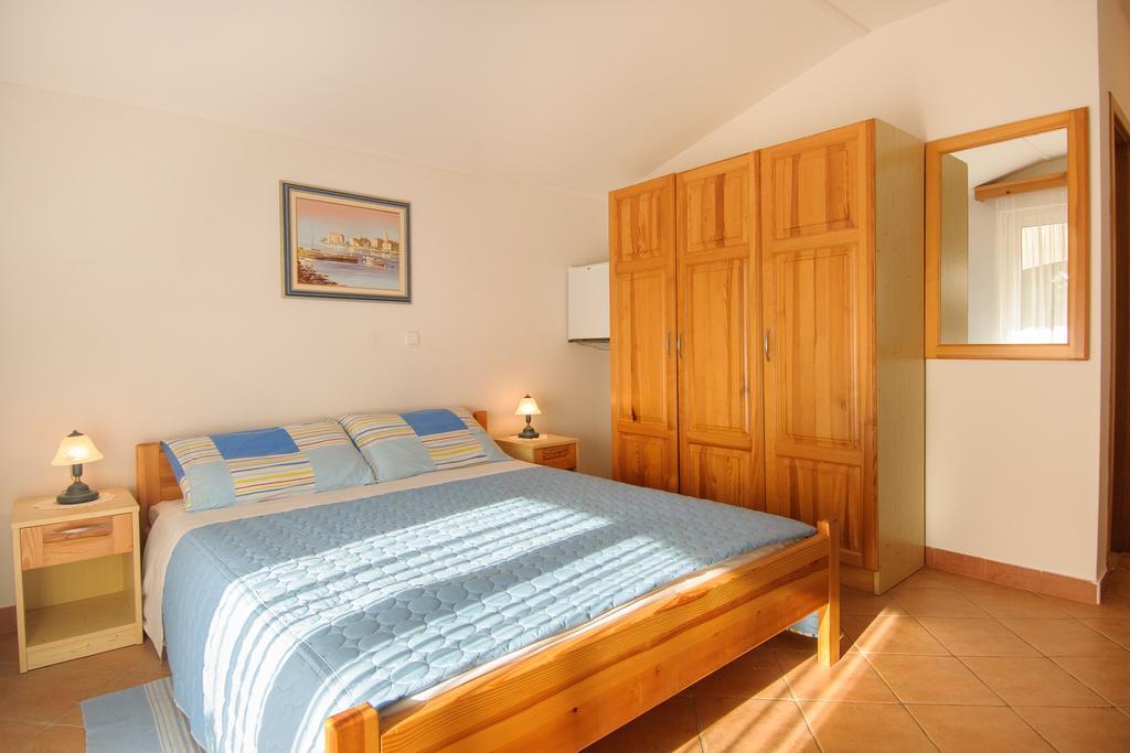 Bed And Breakfast Ritosa Poreč Exterior foto